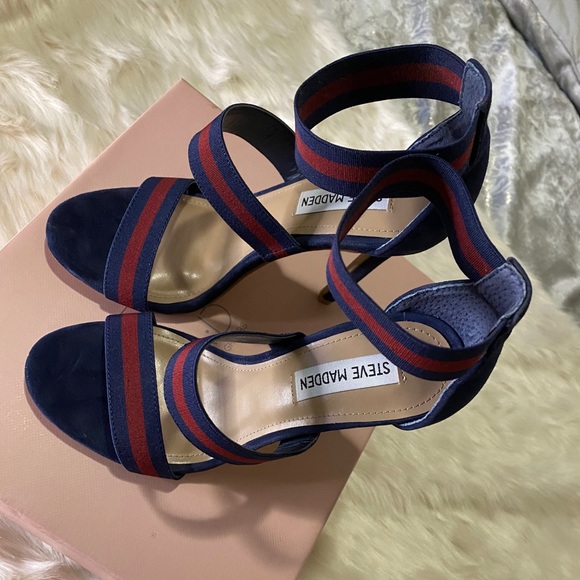 Steve Madden 3-Strap Sandals - Picture 2 of 3